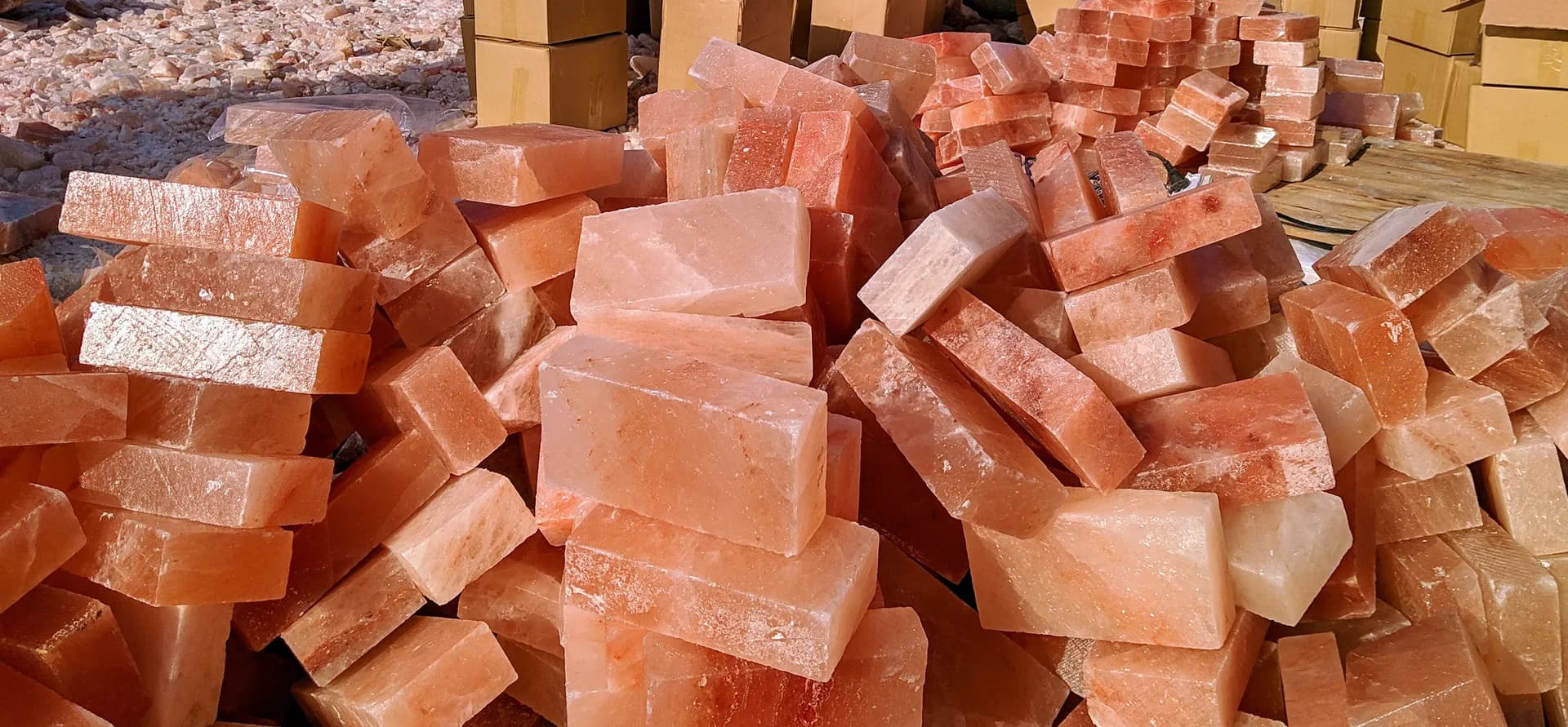Full shipment of Himalayan salt bricks for UK spas