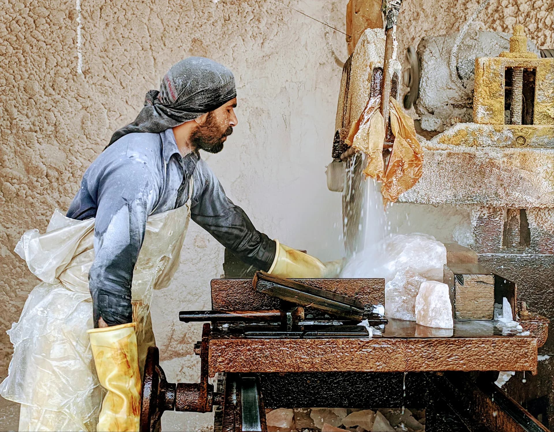 Himalayan salt blocks prepared for Thailand spa export