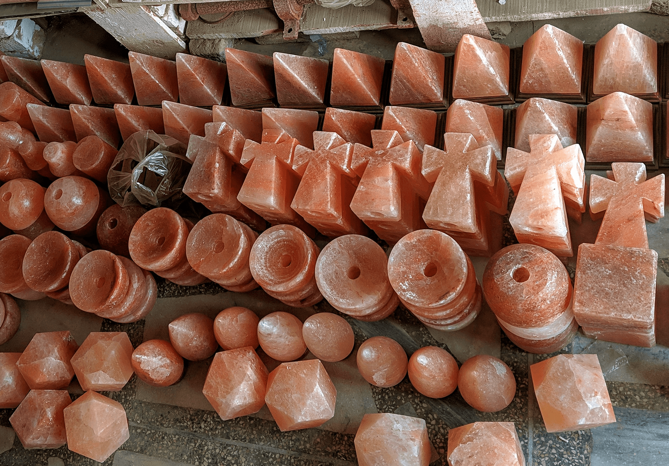 Salt lamps packed for Dubai retail distribution.